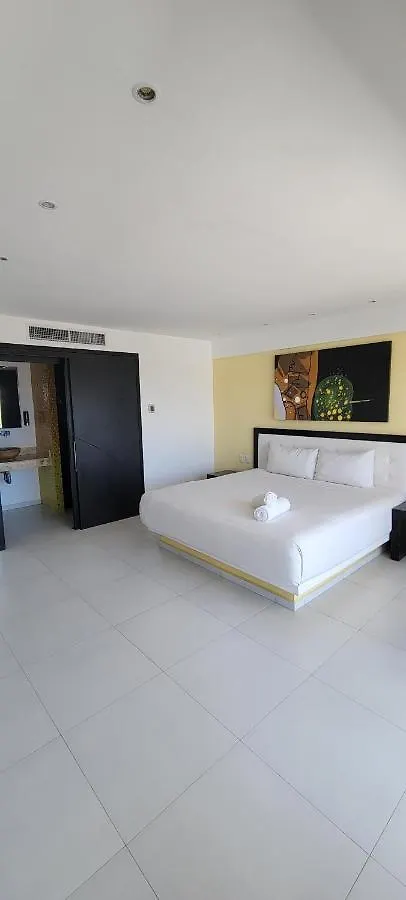 Hotel Cache Playa del Carmen 3*,